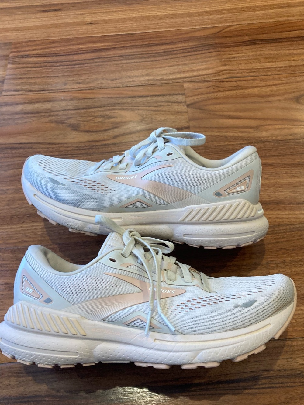 Brooks Adrenaline GTS 23 Womens 8B Shoes Running Gray Pink Sneaker 1203811B259